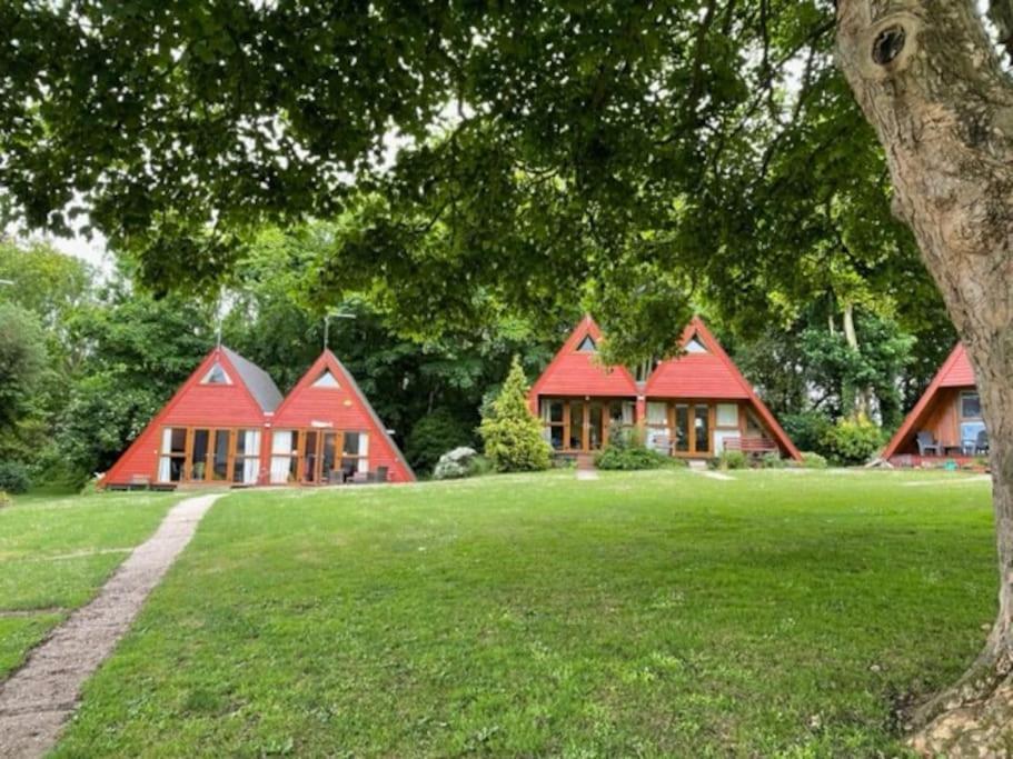 Chalet 95, Kingsdown Park เดล ภายนอก รูปภาพ